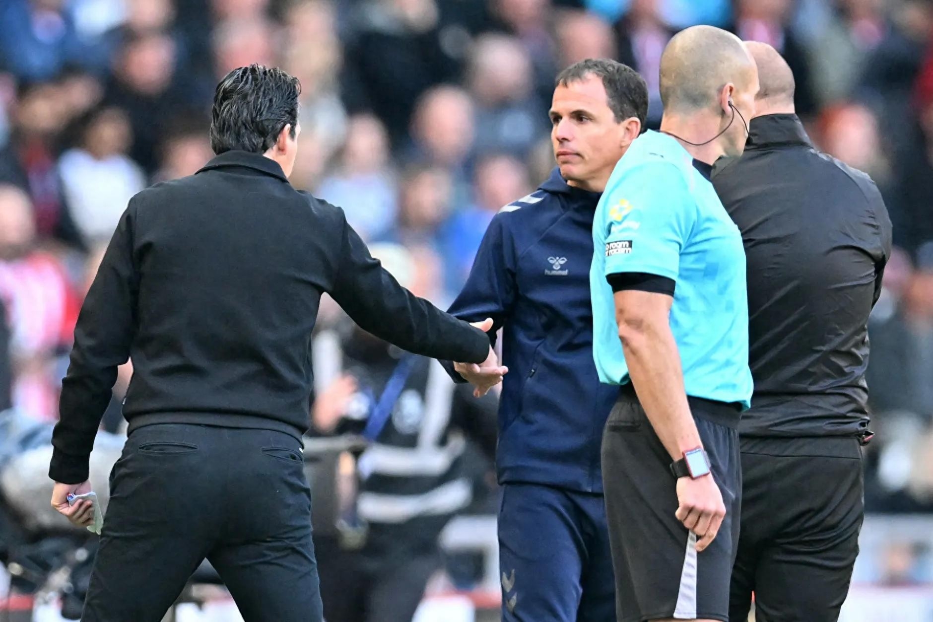 关于法国杯今晨再迎强敌；葡萄牙体育主帅复盘；主帅态度——球迷炸锅；阵容厚度经受考验的信息