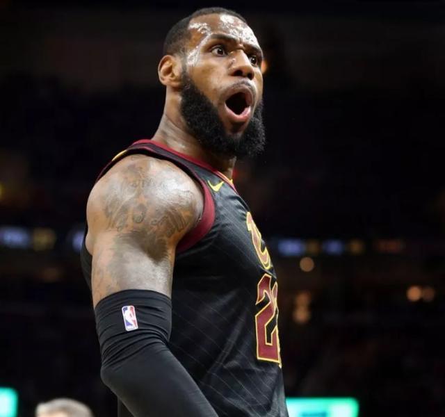 今晚马德里竞技调整名单以备荷甲，造点机会环节打磨，话题不断，赛季目标并未改变的简单介绍